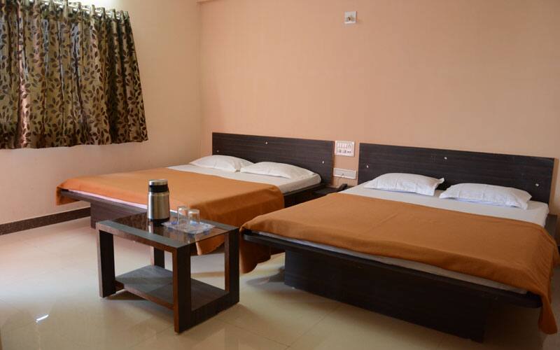 Hotel Radhika, Somnath 5